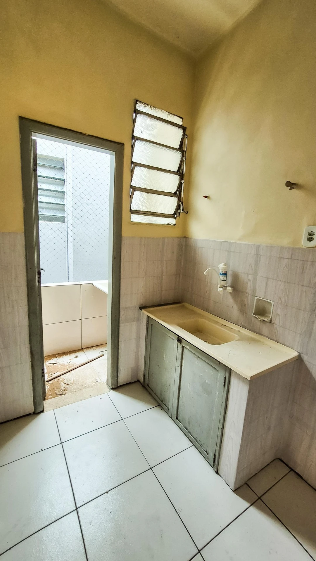 Apartment with no parking, 2 bedrooms and 1 bathroom — photo 30