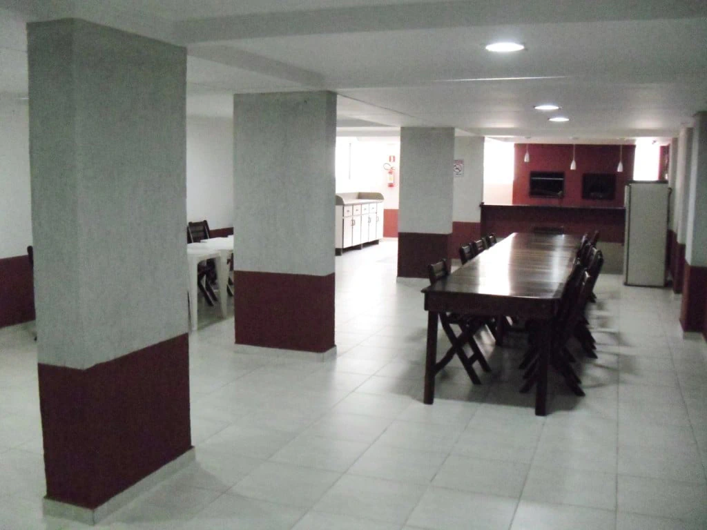 2-bedroom apartment with wood or laminate floors — photo 25