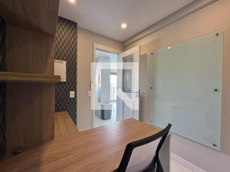 Квартира 125 м² с застеклённым балконом и рабочим местом — photo 9