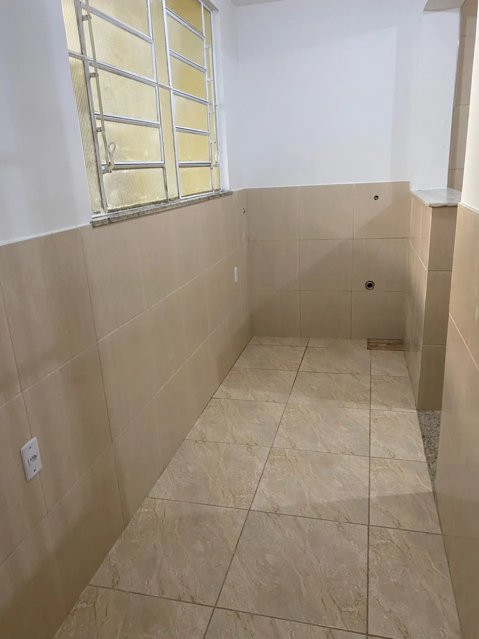 House with 2 bedrooms and 1 parking spot, enclosed kitchen — photo 9