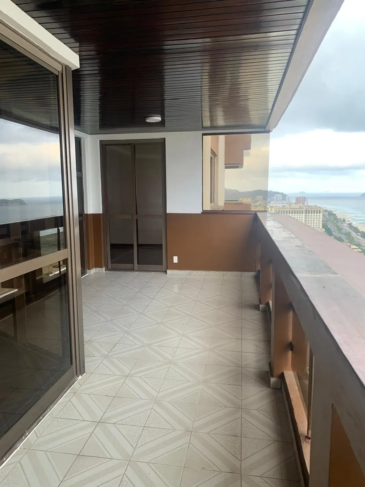 Furnished 179 m² apartment with a gas kitchen — photo 26