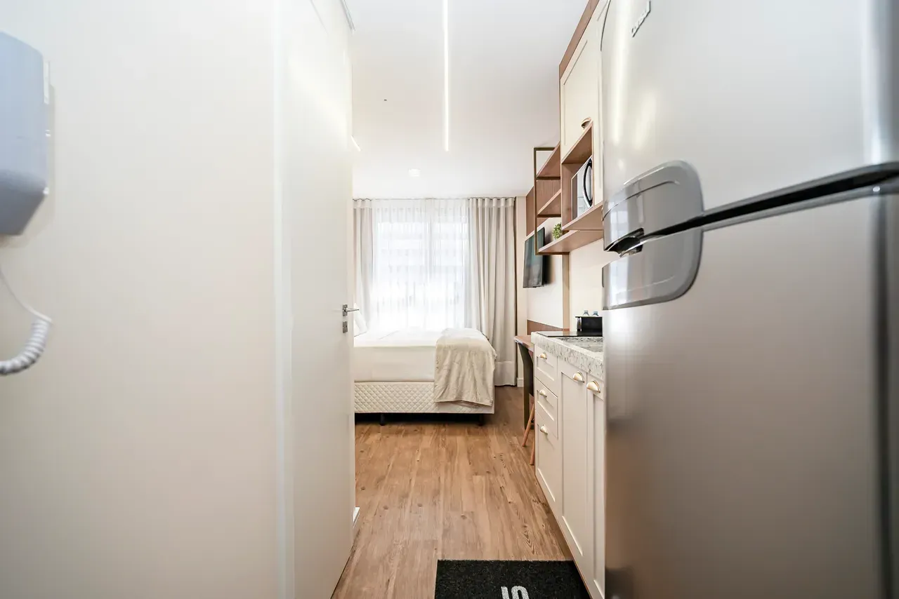 Furnished 1-bedroom apartment with 1 bathroom — photo 2