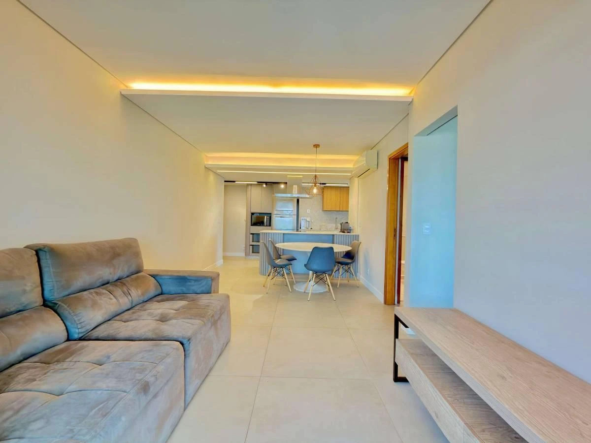 3-bedroom apartment in a building with a gym — photo 11