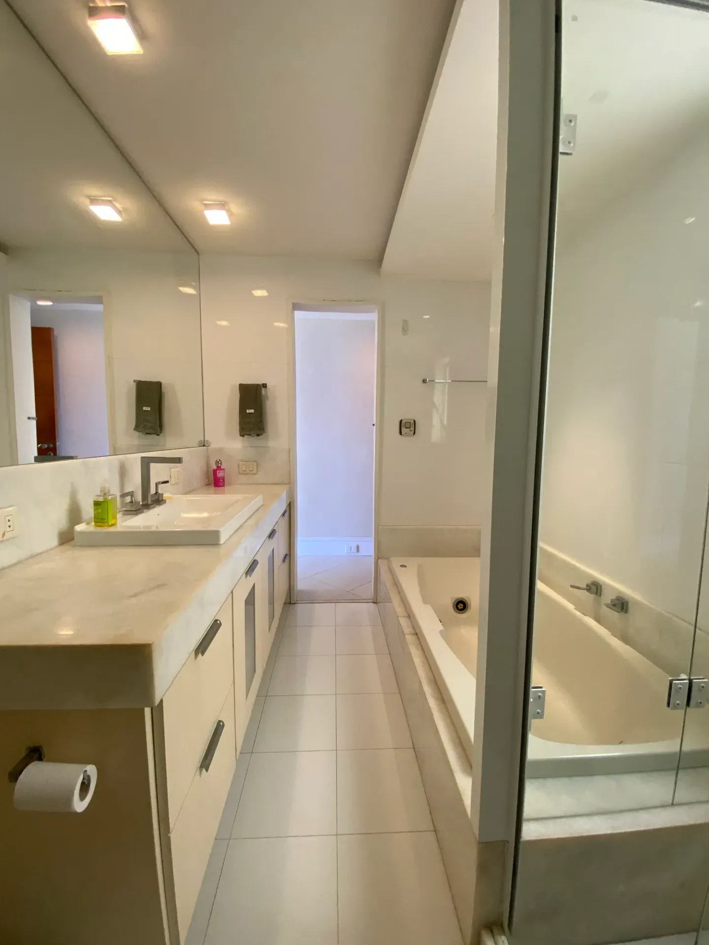 Apartamento de 185 m² com 4 quartos e elevador — photo 18