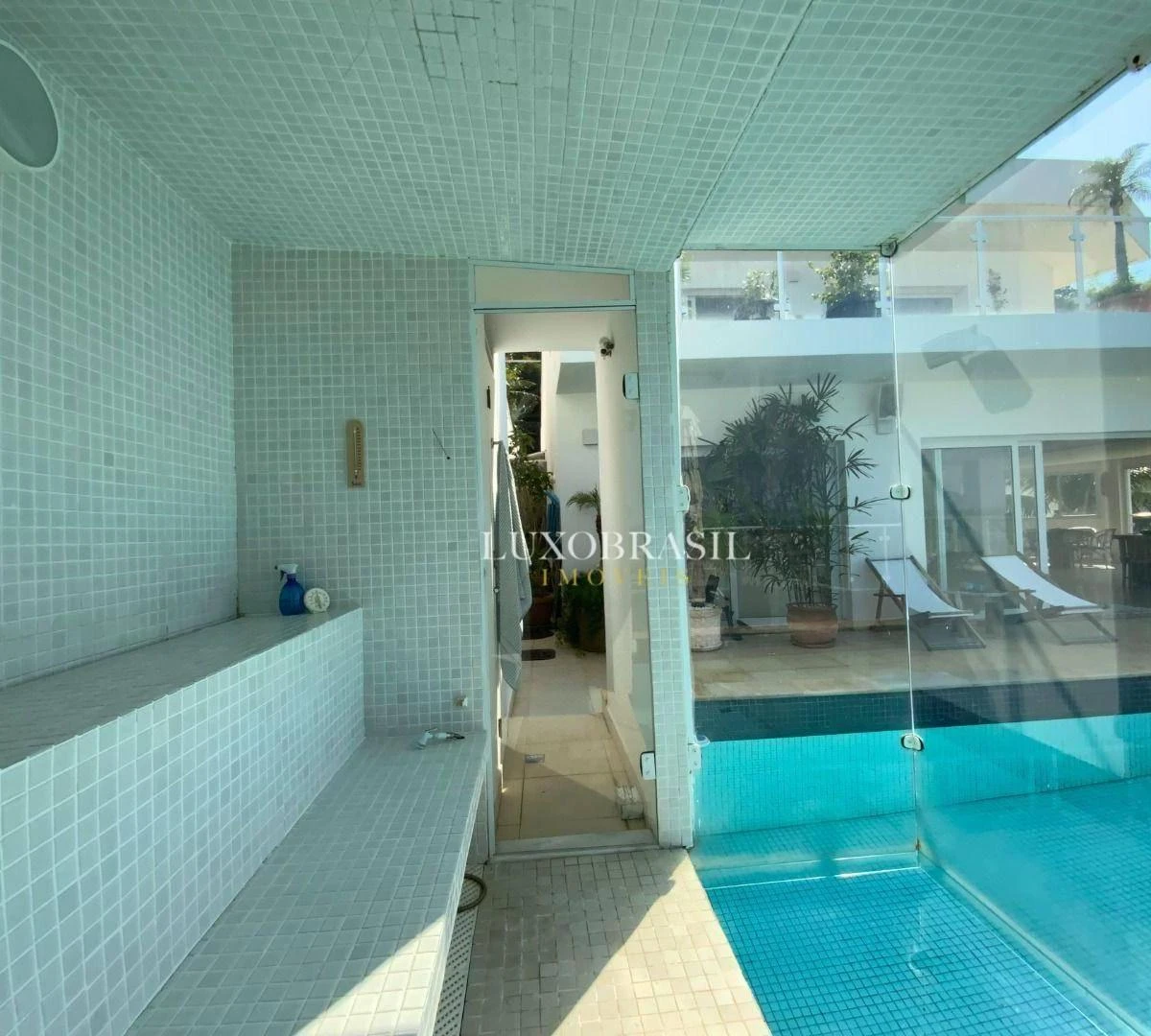 Apartment with 4 suites and access to shared pool — photo 8