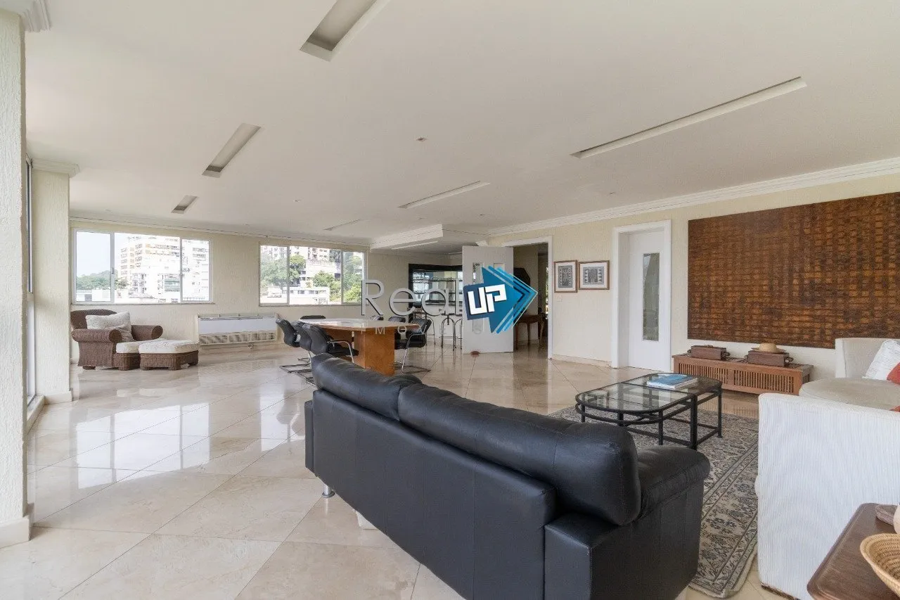 Condominium house with 5 bedrooms and 1081 m² plus laundry — photo 5