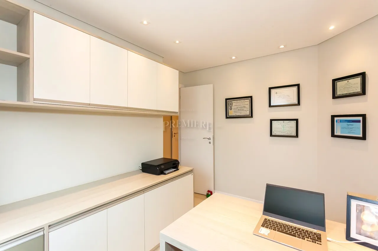 3-bedroom 180 m² apartment with 2 parking spots and garden — photo 17