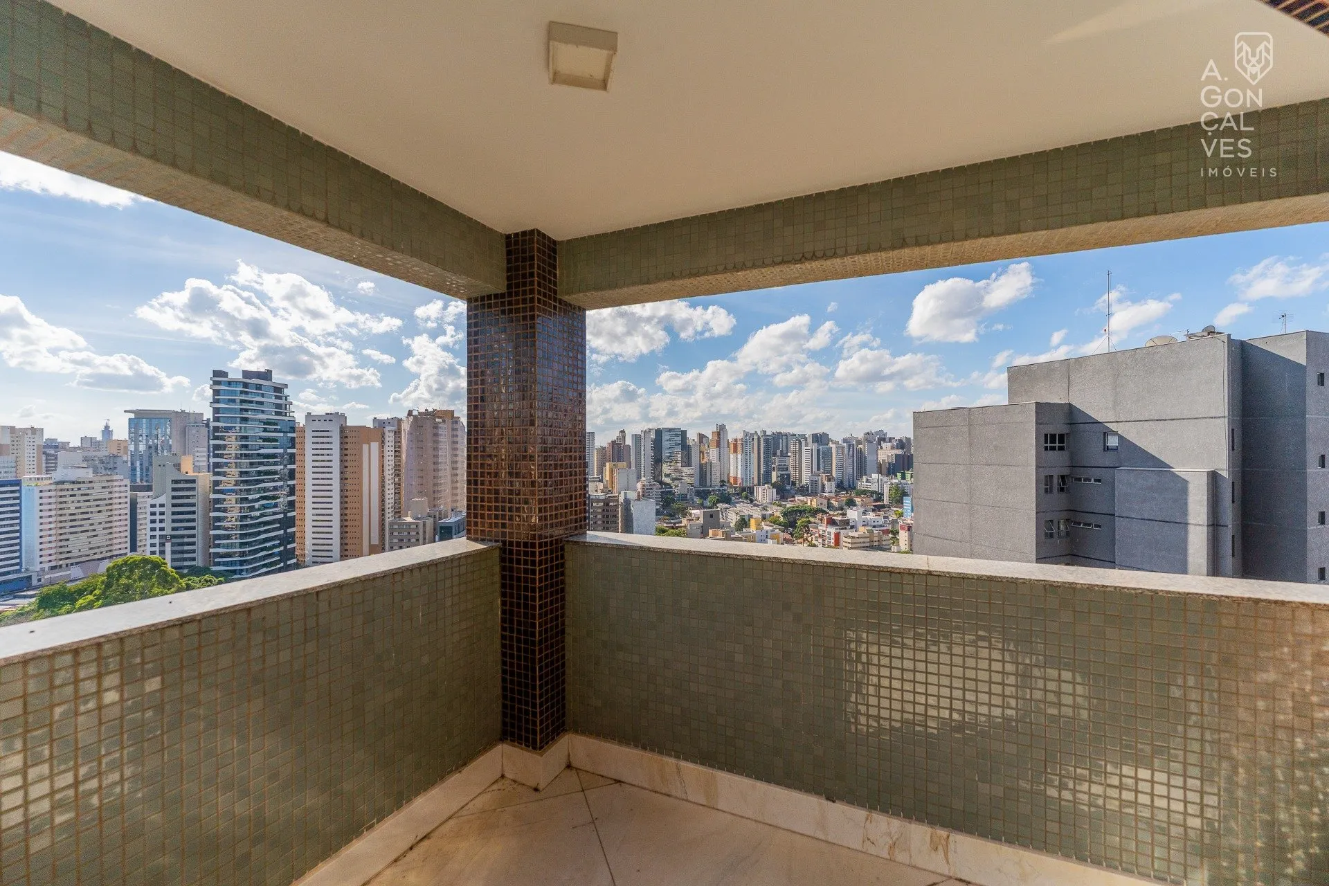 479 m² apartment with 4 bedrooms and 4 parking spaces — photo 15