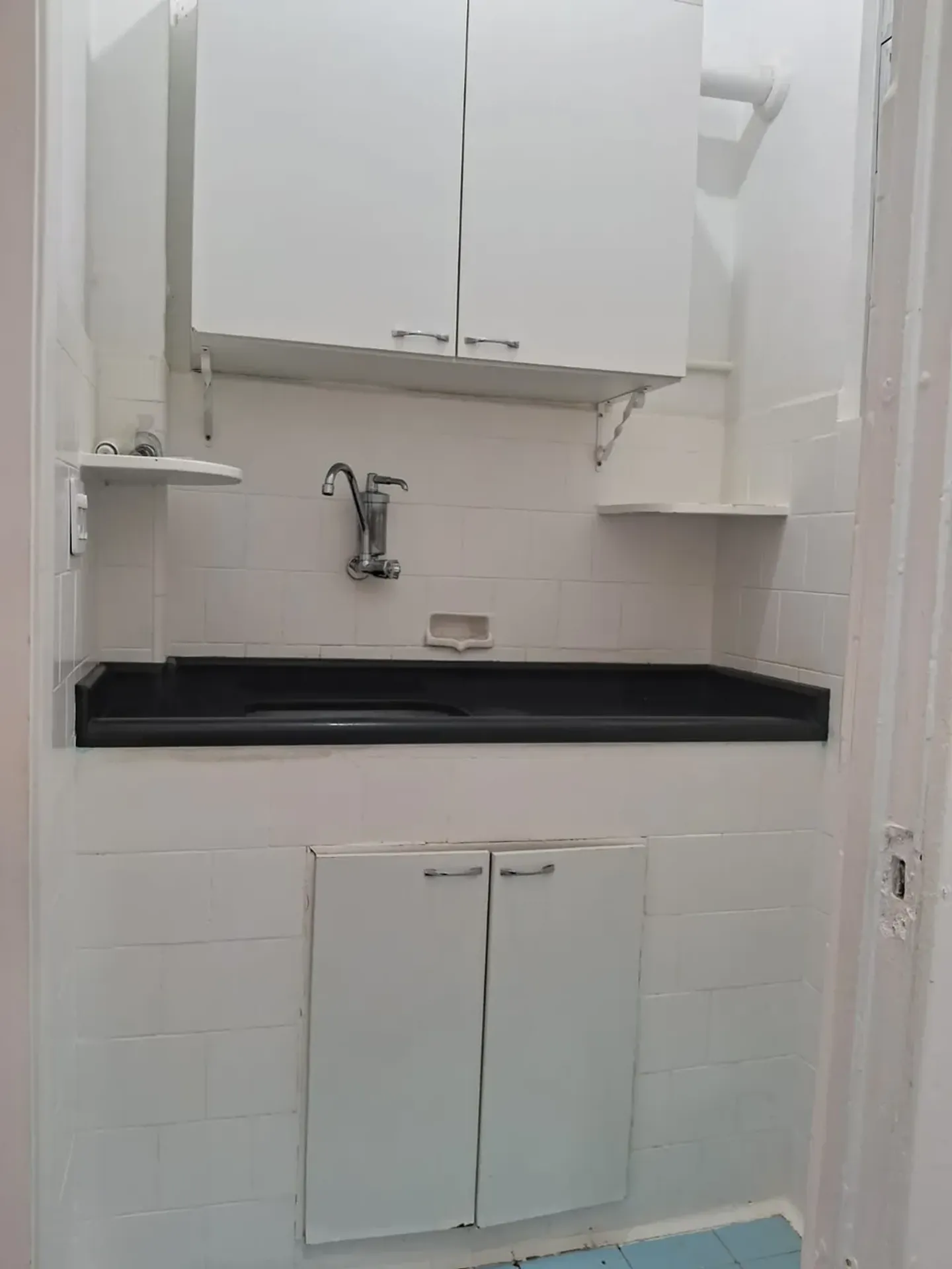 Apartment on the 3rd floor with wood or laminate floors — photo 2