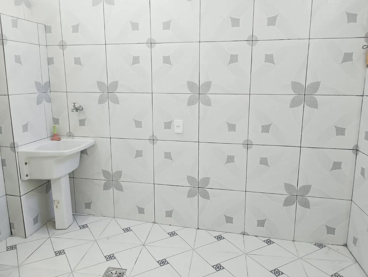 Casa de 32 m² com 1 quarto e kitchenette com fogão — photo 9