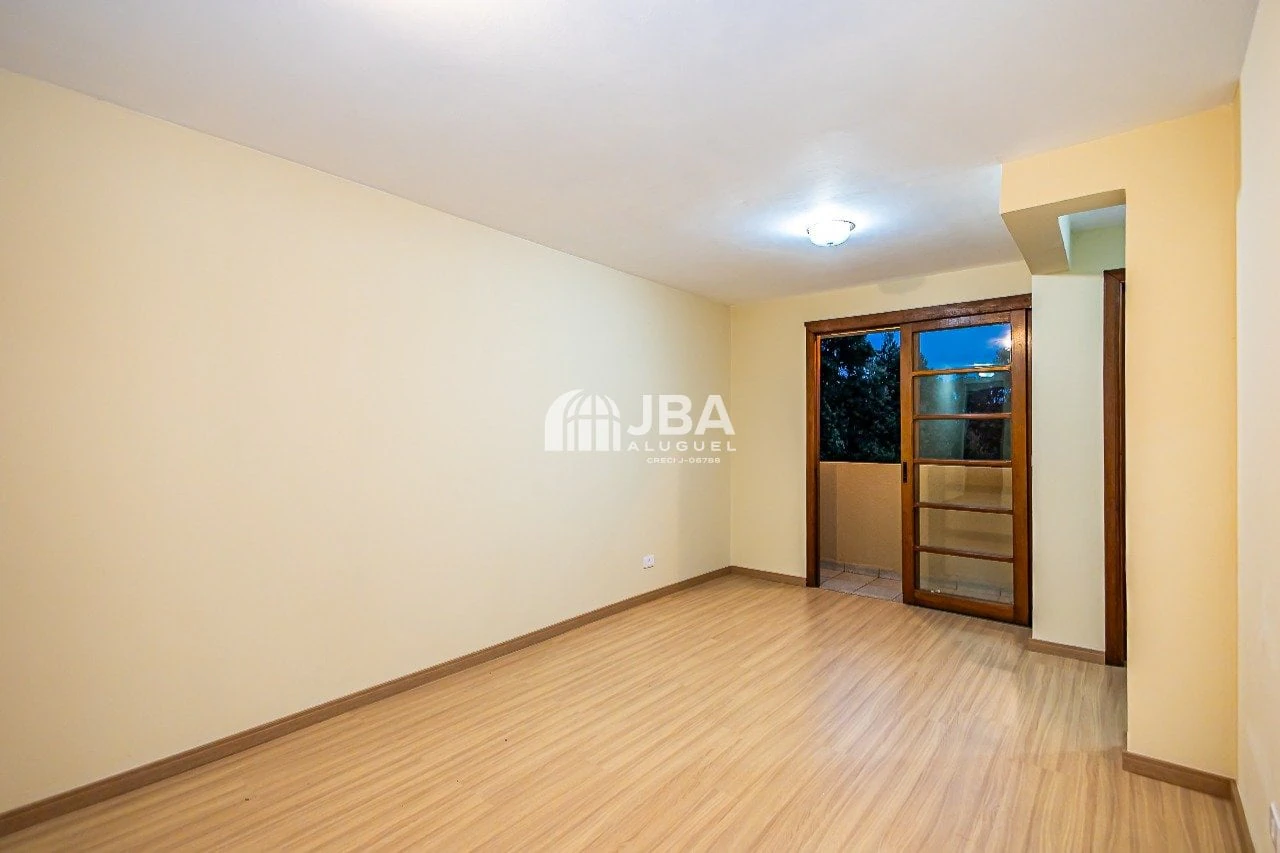 2-bedroom apartment with 1 covered parking space — photo 2