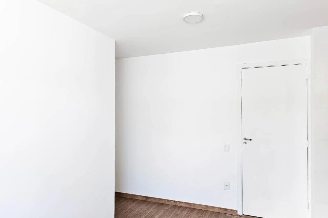 2-bedroom apartment in a building with a gym — photo 27