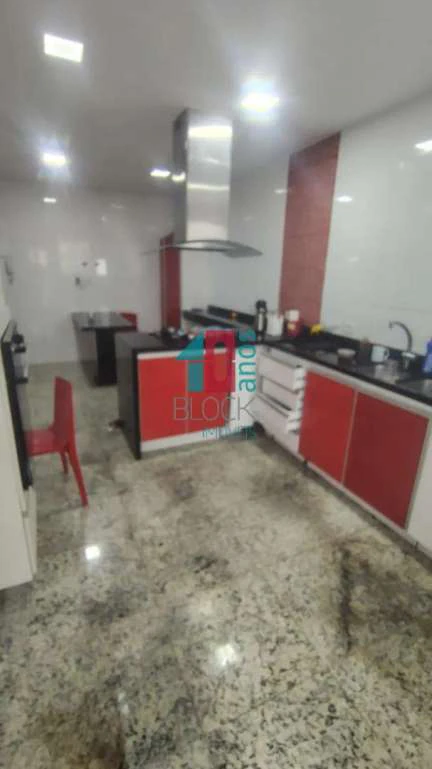 Casa de 480 m² com 5 quartos, 1 suíte e 2 vagas — photo 12