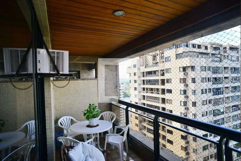 139 m² apartment with glassed-in balcony and 2 parking spots — photo 24