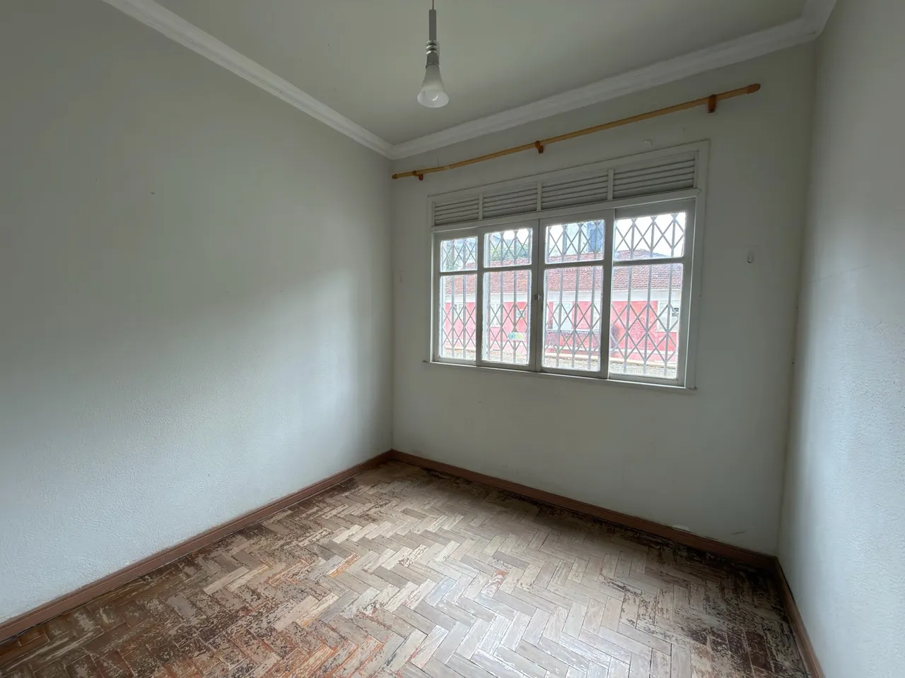 Apartment, 81 m², with wood or laminate floors — photo 13