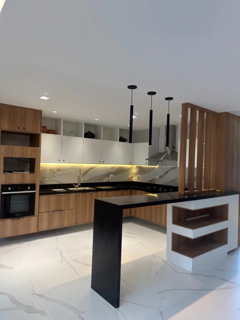 5-bedroom house with open-plan kitchen and 3 parking spaces — photo 23