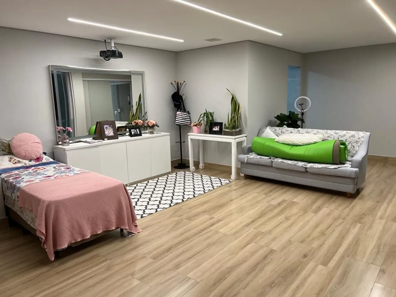 4 quartos e janelas do piso ao teto: casa de 428 m² — photo 11