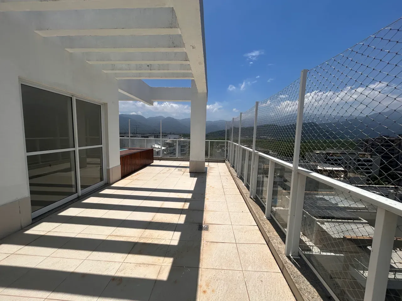 3-bedroom apartment with a mountain view in Rio de Janeiro — photo 5