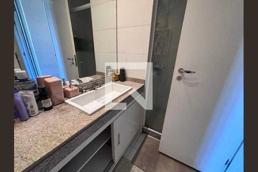 206 m² apartment with 4 en-suite bedrooms and glass balcony — photo 39