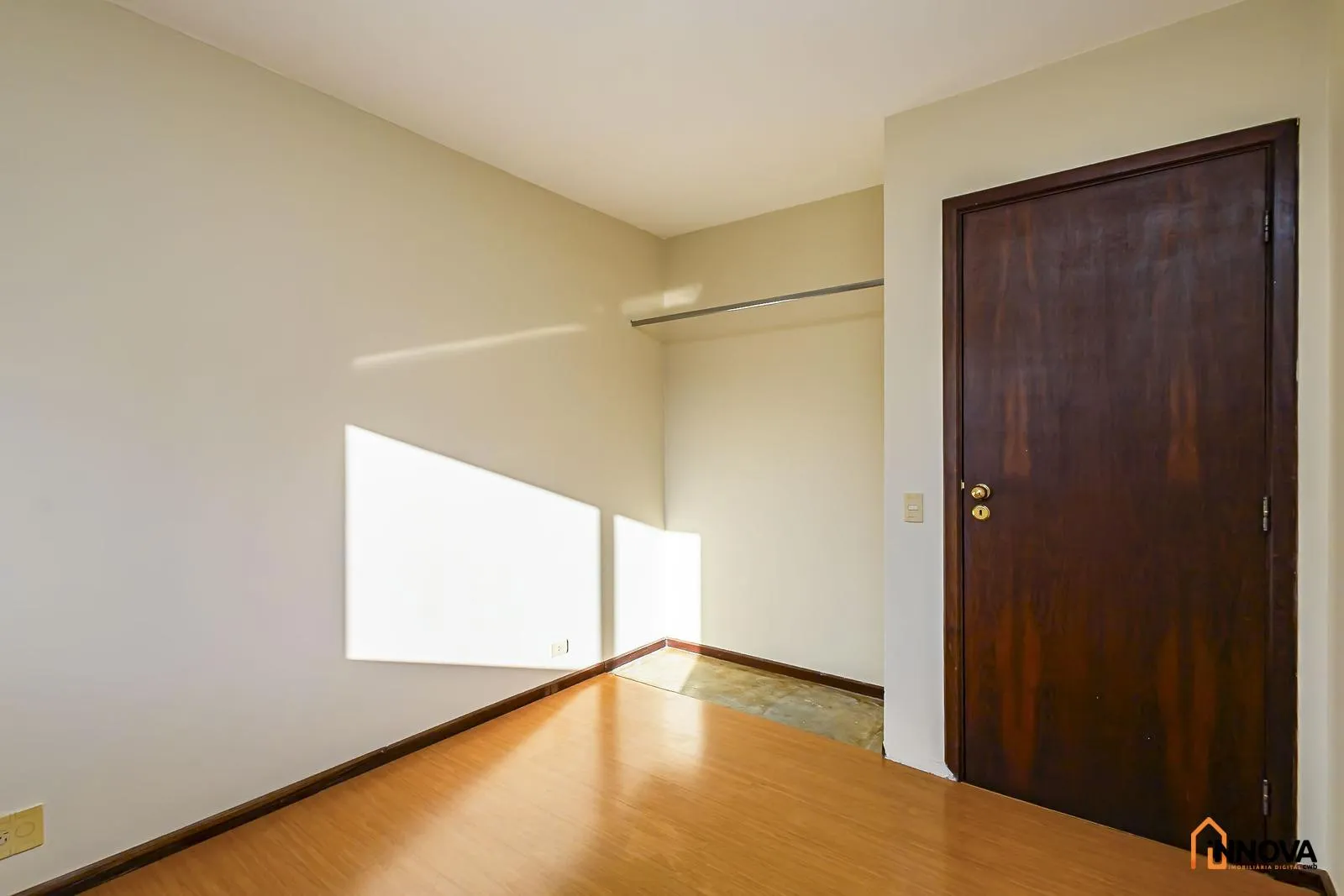 Незмебльована квартира з 3 кімнатами та 187 м² — photo 21