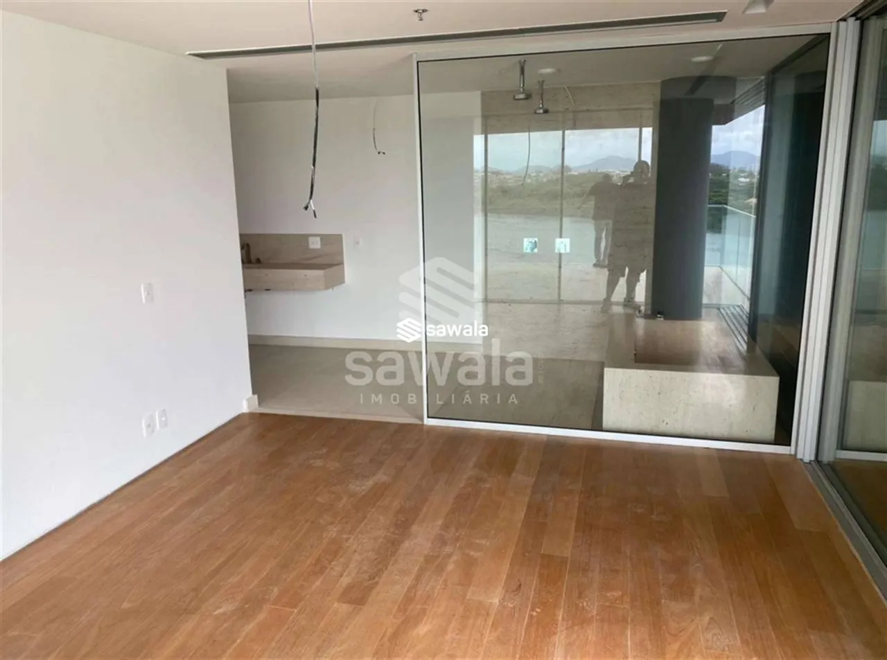 Apartamento com 1 quarto, 2 banheiros e janelas do chão ao teto — photo 10
