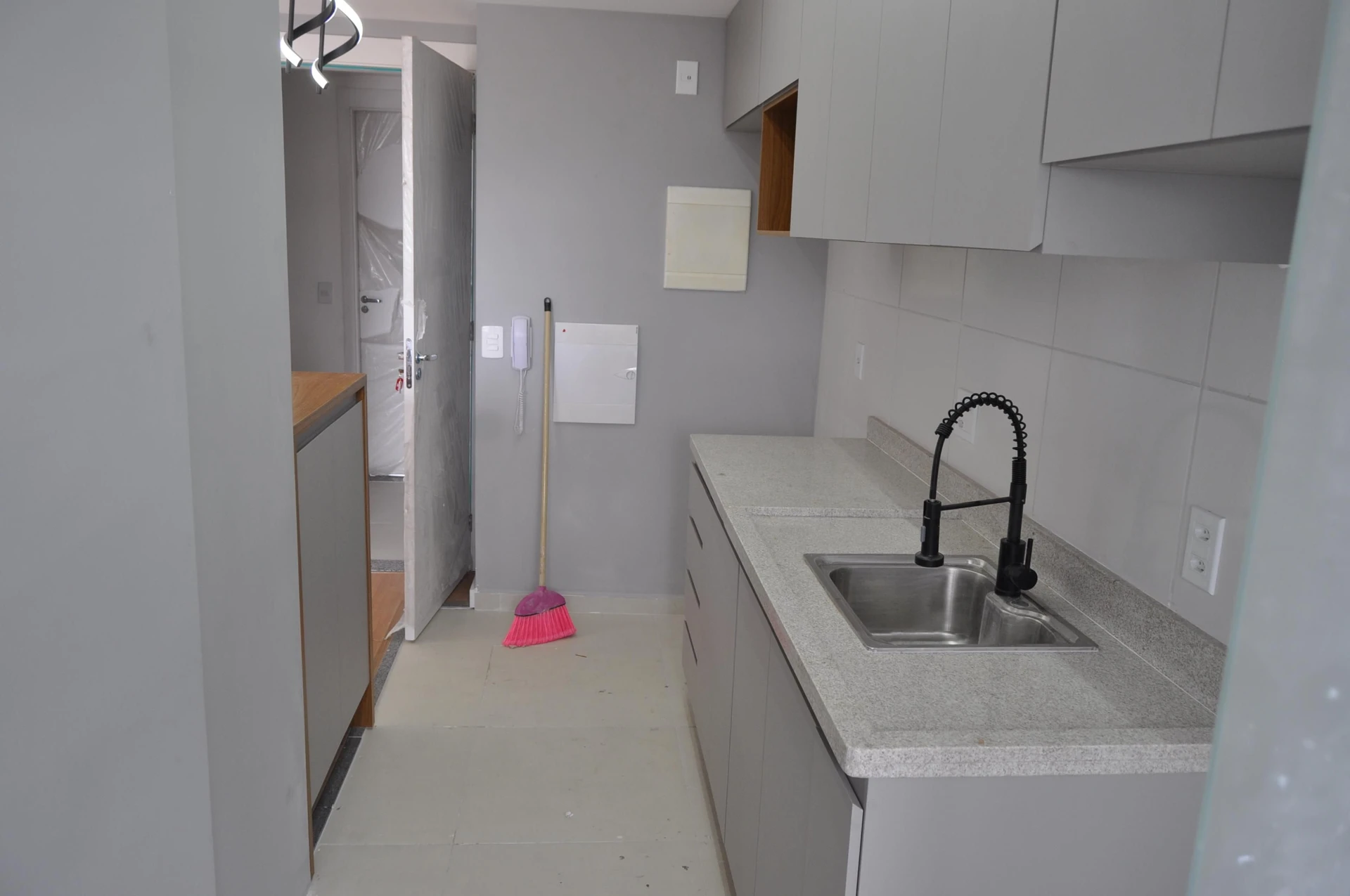 Apartamento sem mobília com 2 quartos e suíte — photo 11