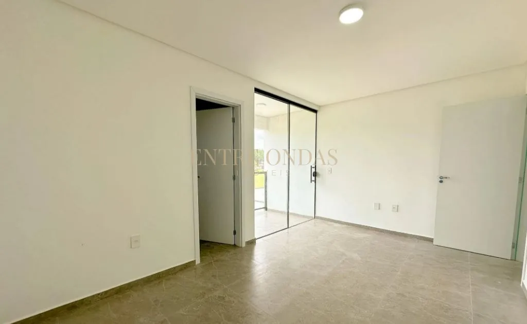 3-bedroom house with a mountain view in Florianópolis — photo 18