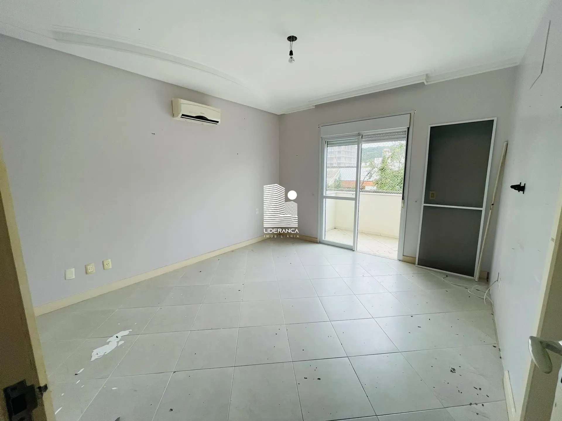 450 m² house with 4 bedrooms and a private garden — photo 27