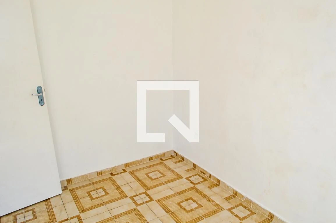Apartamento sem mobília com 3 quartos e banheiro — photo 5