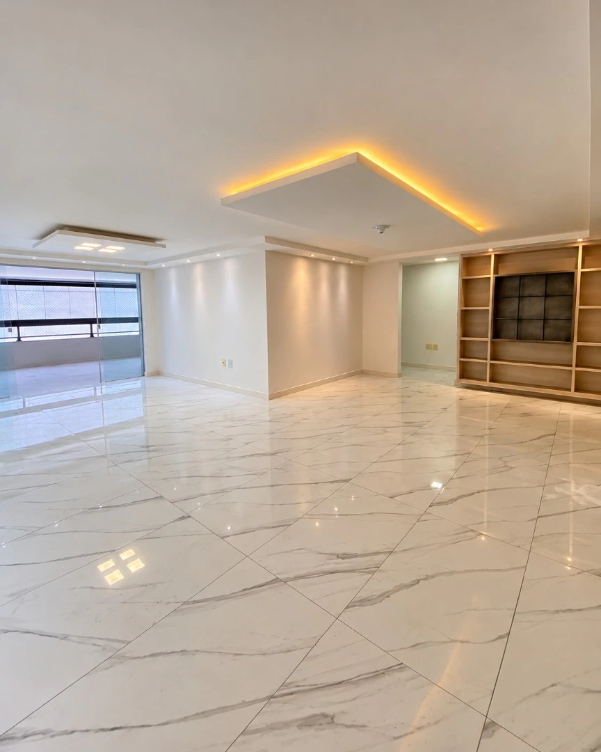 4-bedroom apartment in a building with a pool