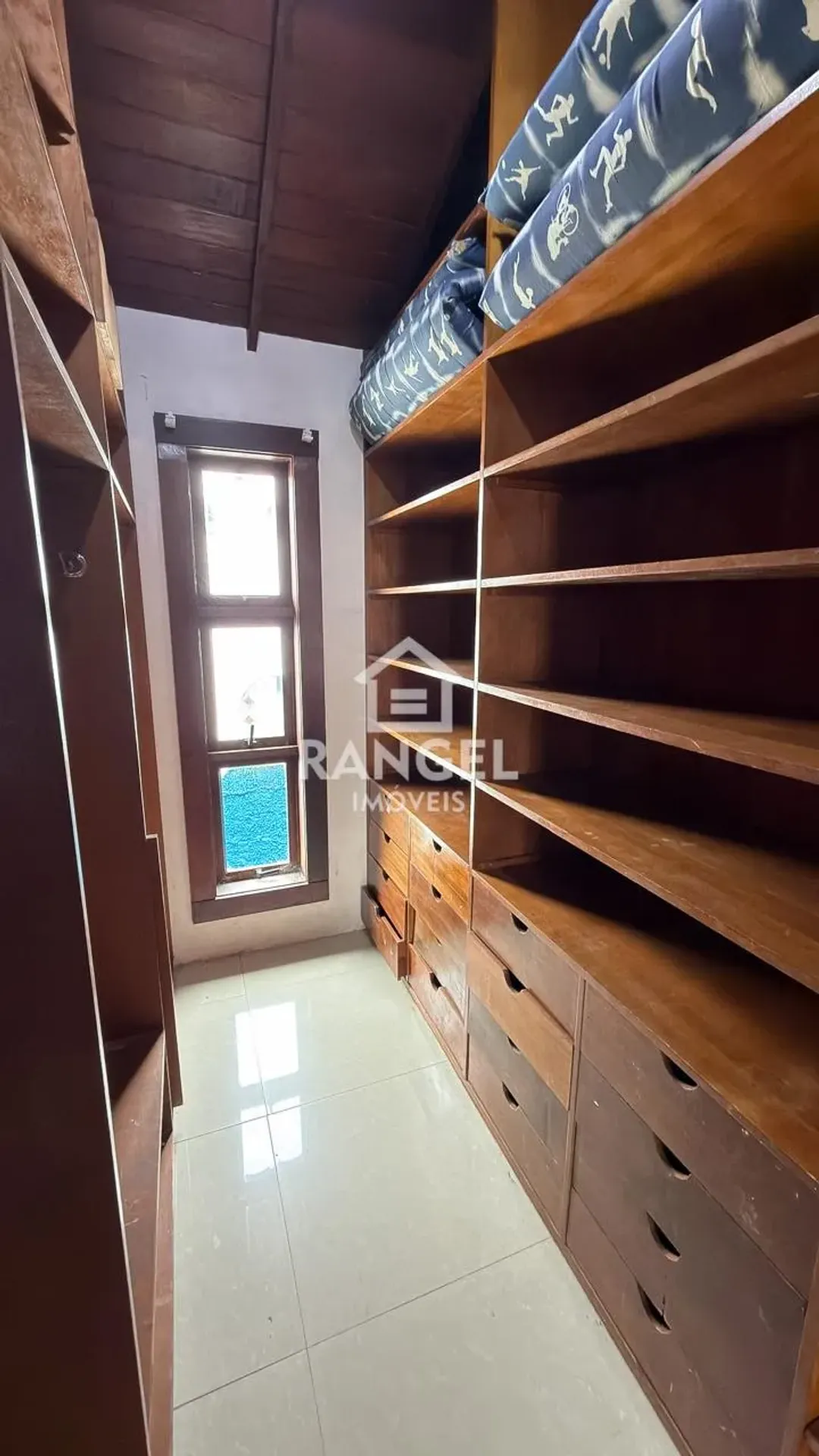 Casa mobiliada em condomínio com 4 quartos e 5 banheiros — photo 29