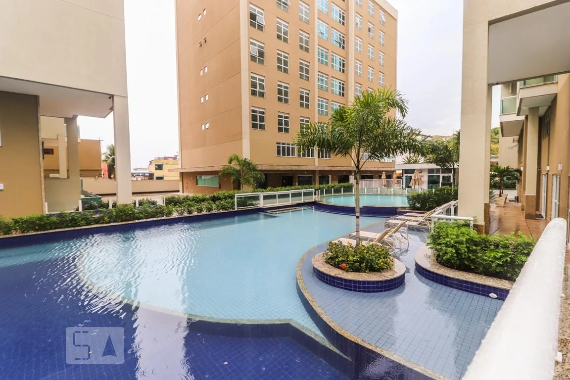 Furnished 1-bedroom apartment with a glassed balcony — photo 64