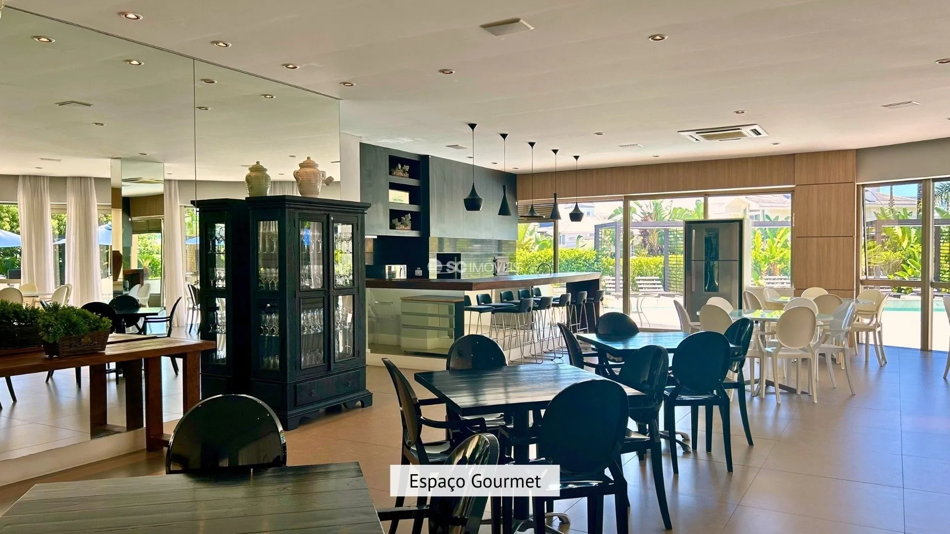 Furnished 2-bedroom apartment with balcony and 111 m² — photo 35