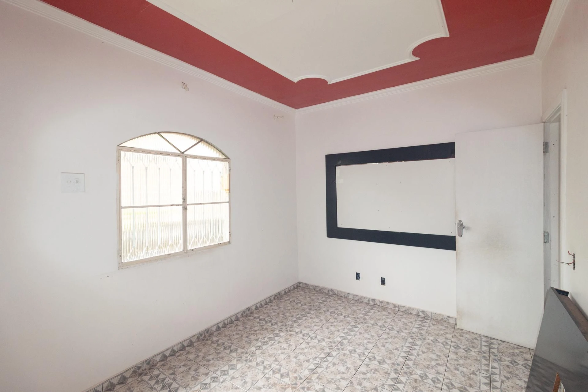 360 m² house with a home office and a garden — photo 24