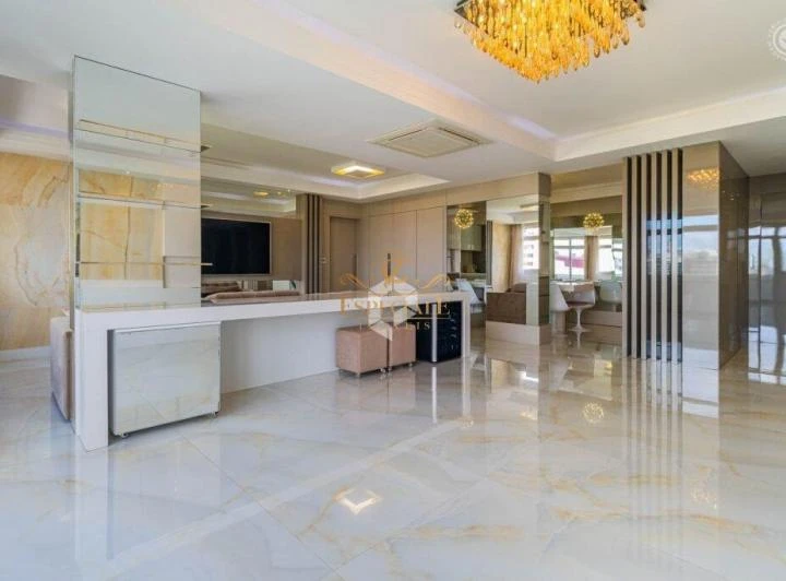 Furnished 152 m² apartment with 2 en-suites and 1 parking