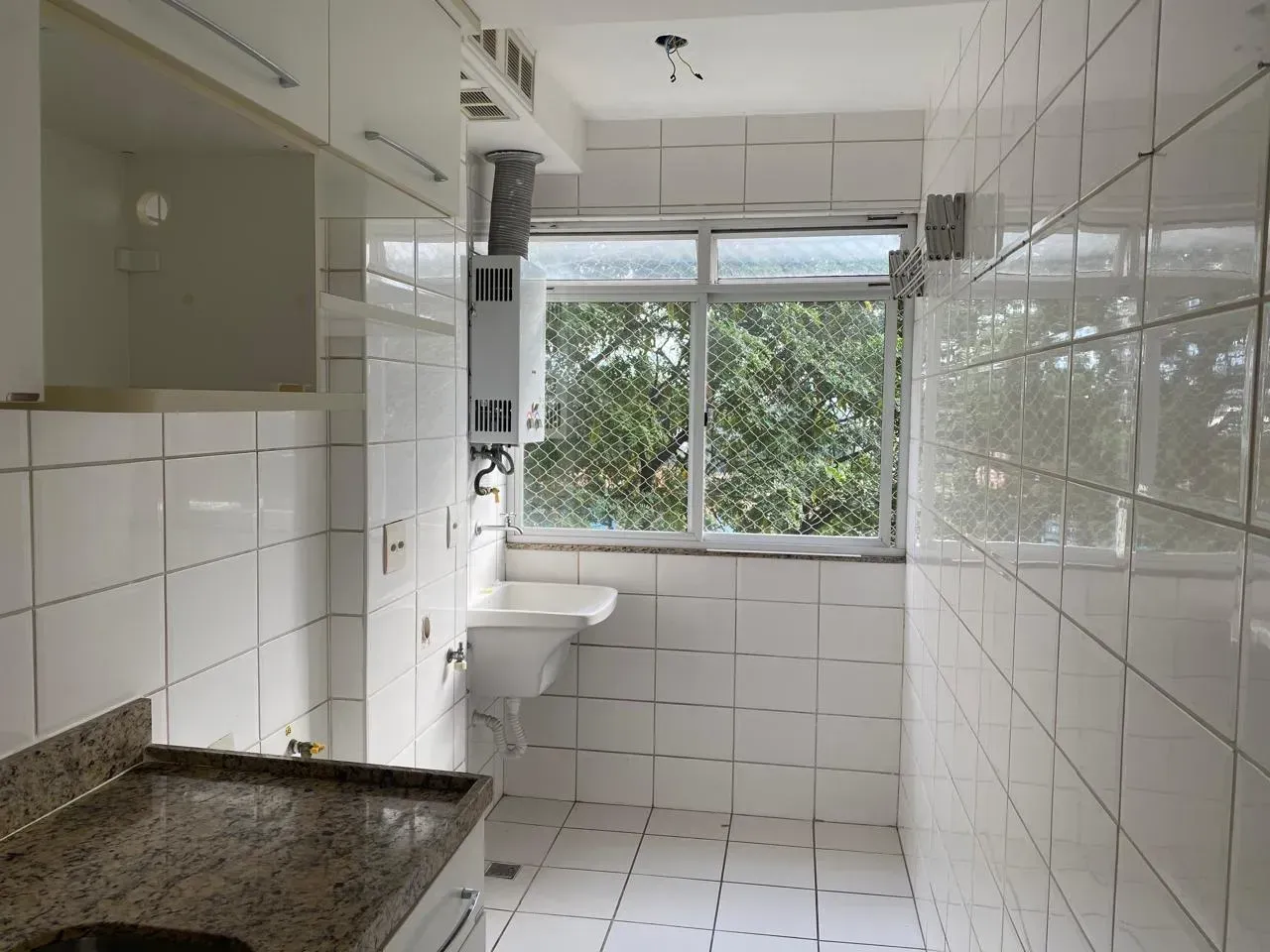 2-bedroom apartment with a mountain view — photo 2