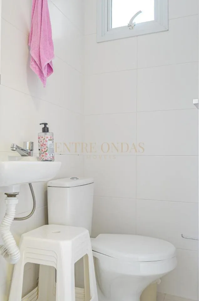 Furnished 2-bedroom apartment with open-plan kitchen — photo 27