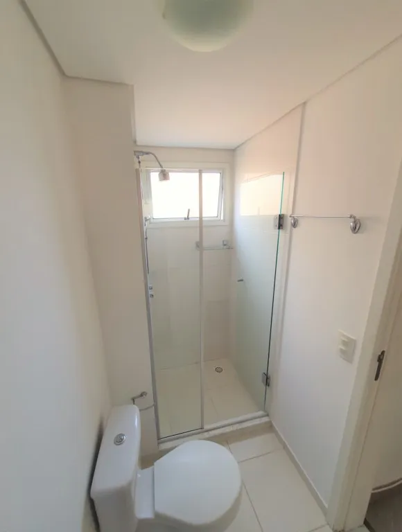 Apartamento de 2 quartos com cozinha fechada e fogão a gás — photo 17