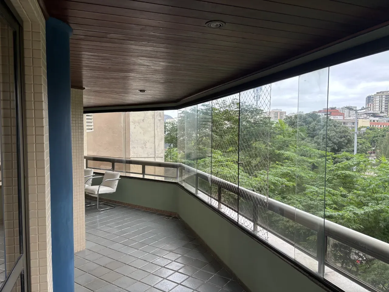 2-bedroom apartment with a mountain view in Rio de Janeiro