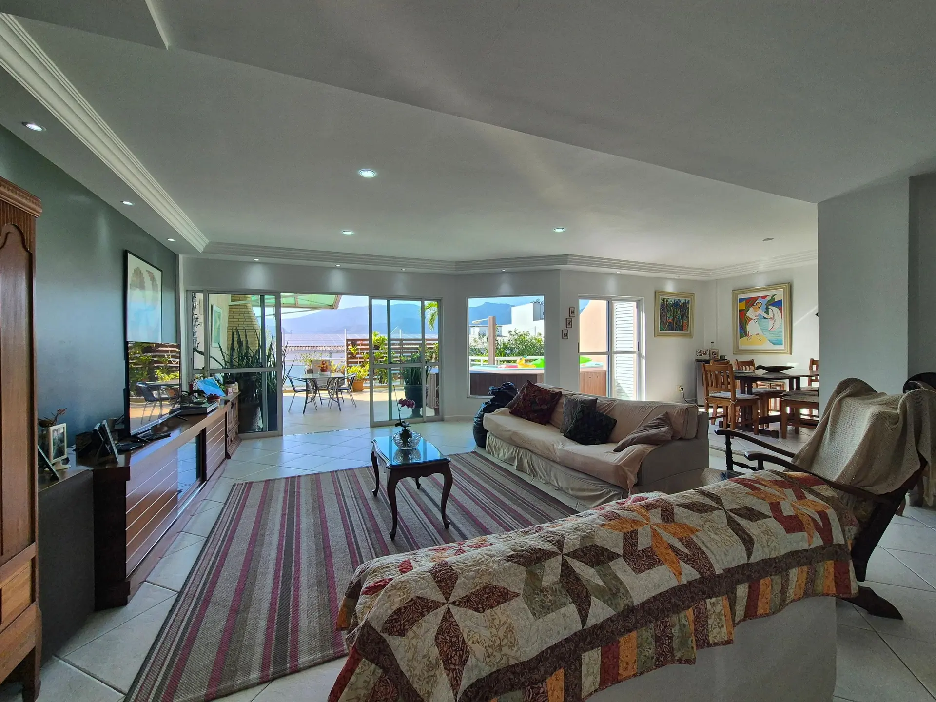Mountain view in a 4-bedroom apartment, 265 m² — photo 7