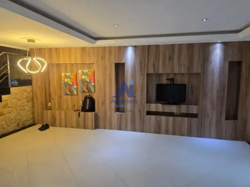 Casa, 220 m², com máquina de lavar