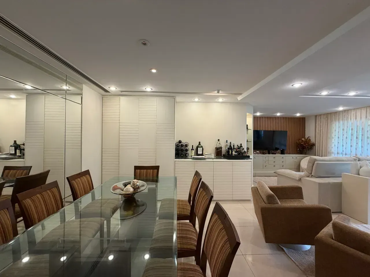 Furnished apartment, 160 m², with a jacuzzi — photo 3