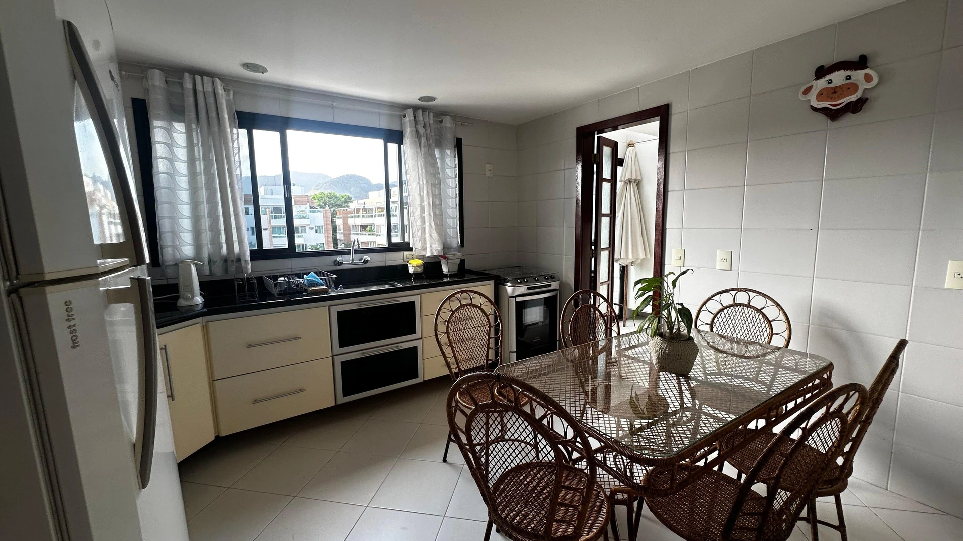 Furnished apartment with 2 bedrooms and a balcony — photo 2