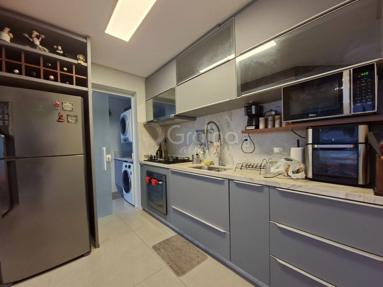 Floor-to-ceiling windows in a 3-bedroom apartment, 257 m² — photo 3