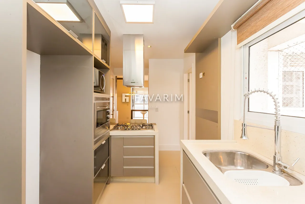 3-bedroom apartment with 2 parking spaces 195 m² — photo 3