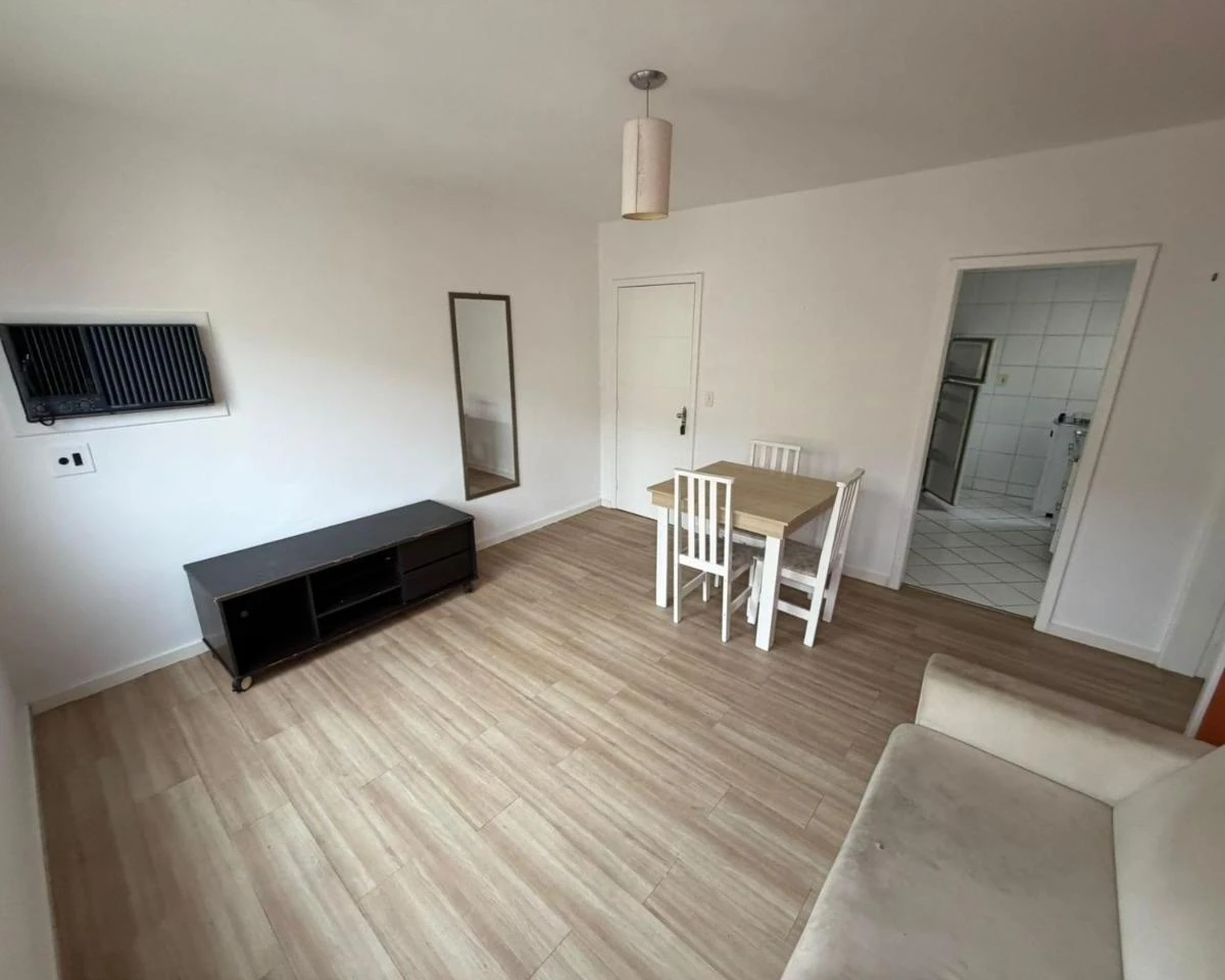 Apartamento amueblado de 84 m² con 3 dormitorios y cocina a gas