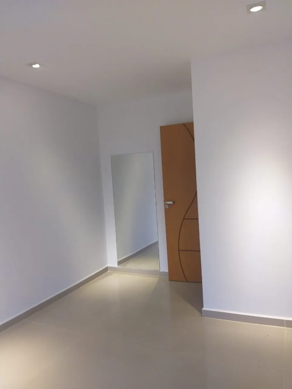 Casa com 5 quartos e 5 banheiros, cozinha com fogão a gás — photo 9