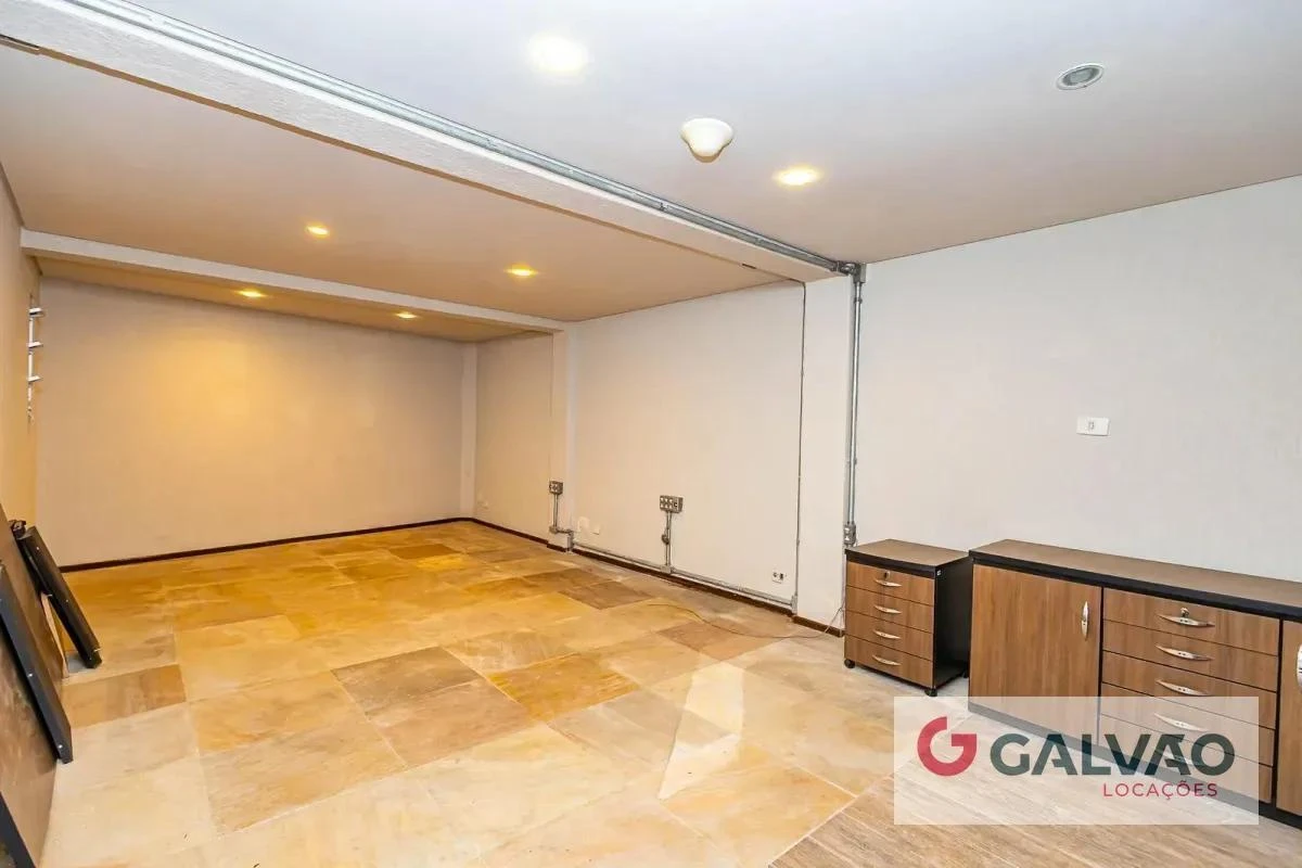 Casa sin amueblar con 3 dormitorios, cocina cerrada y balcón — photo 34