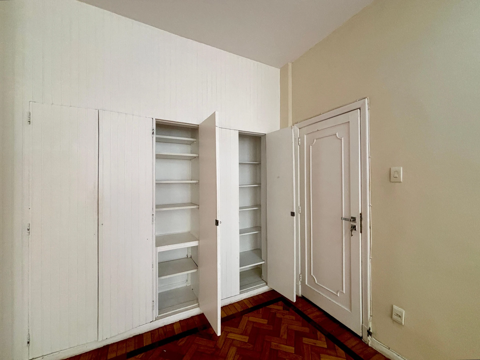 3-bedroom apartment with 2 bathrooms — photo 47
