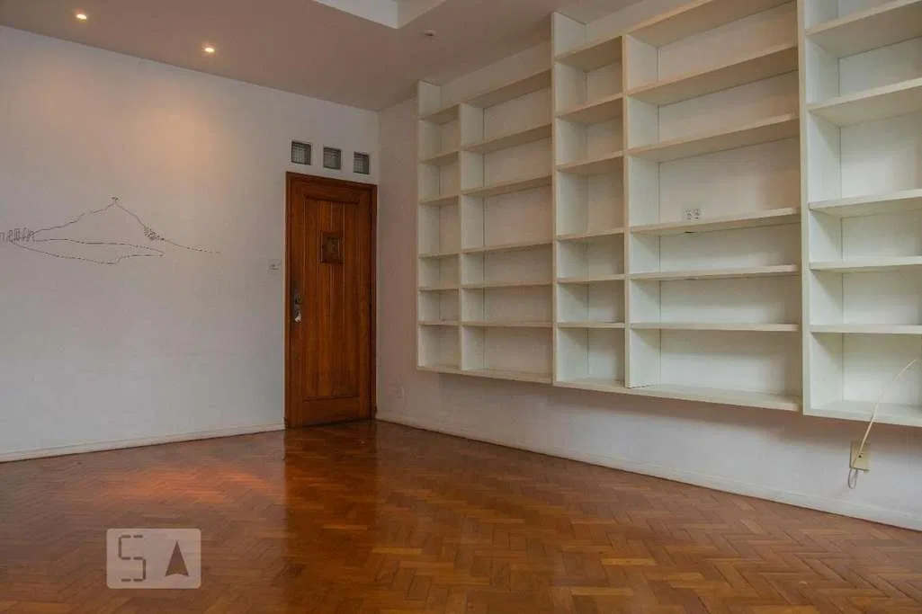 225 m² apartment with 4 bedrooms and a balcony — photo 19
